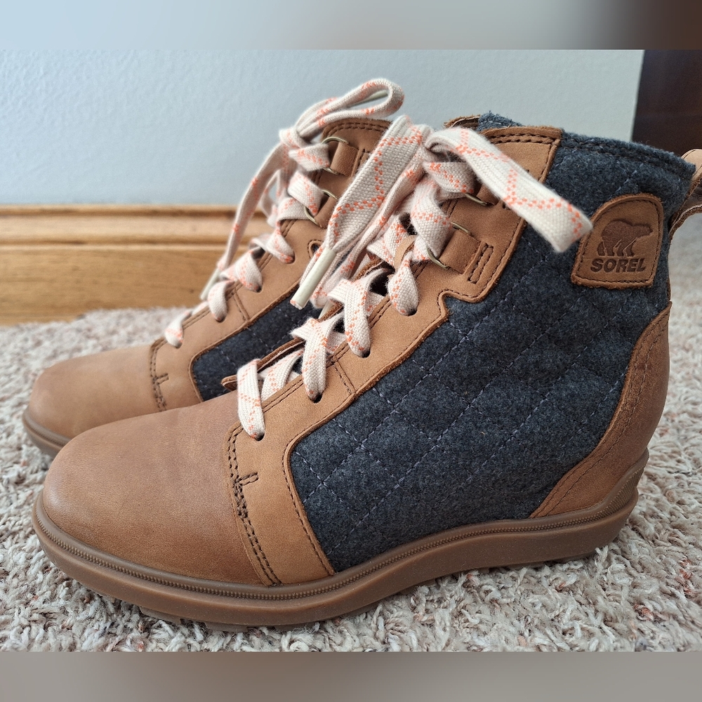 Sorel Tan and Dark Gray Ankle Boots